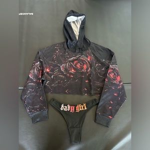 Small fit Rave Set Cropped Hoodie Red/Black Rose
